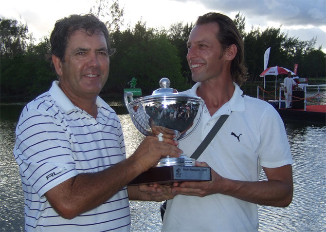 MCB Open Mauritius Sieger David Frost und sein Coach Christian Neumaier