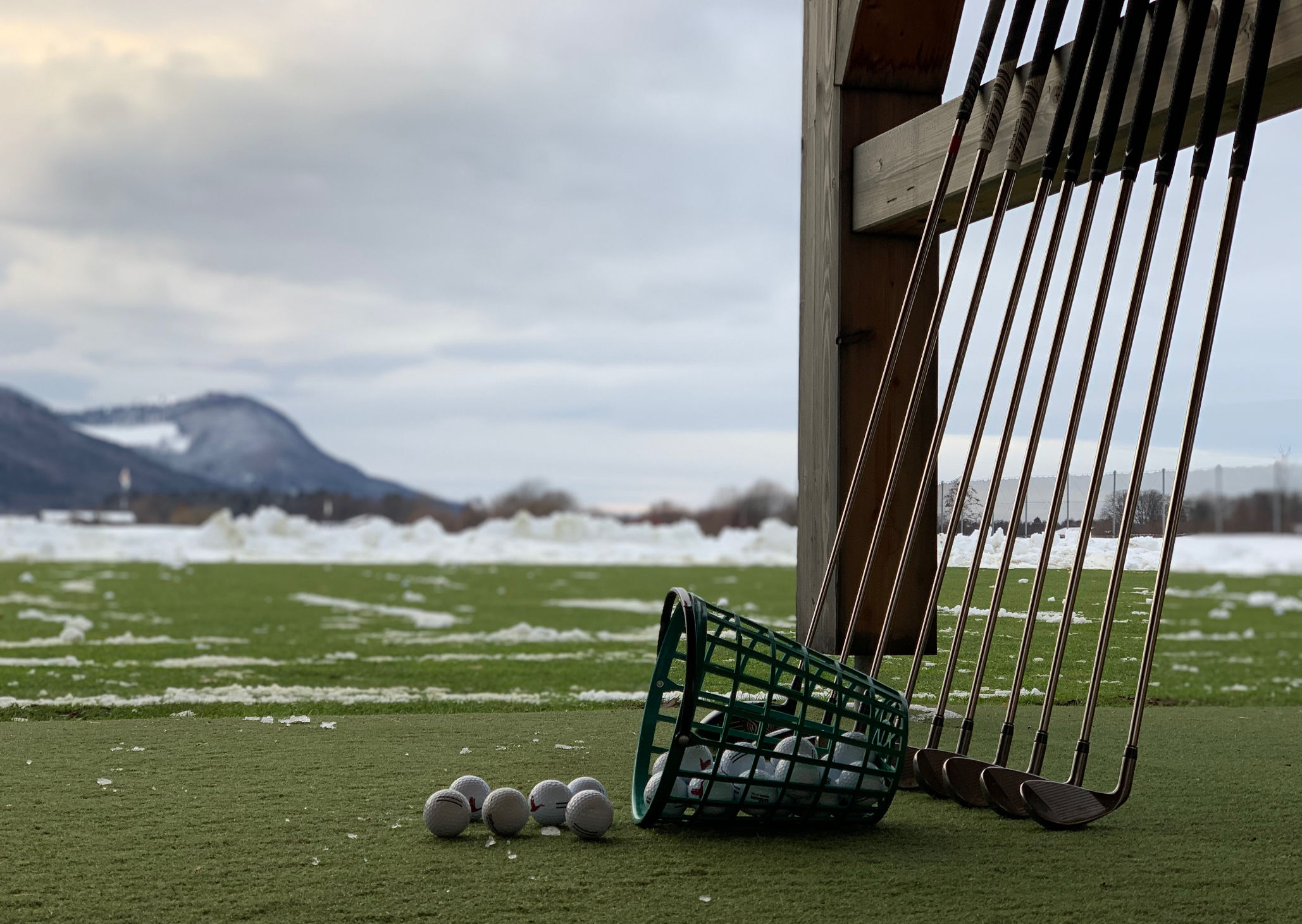 Golftraining - Kennt kein Wetter - Driving-Range im Schnee