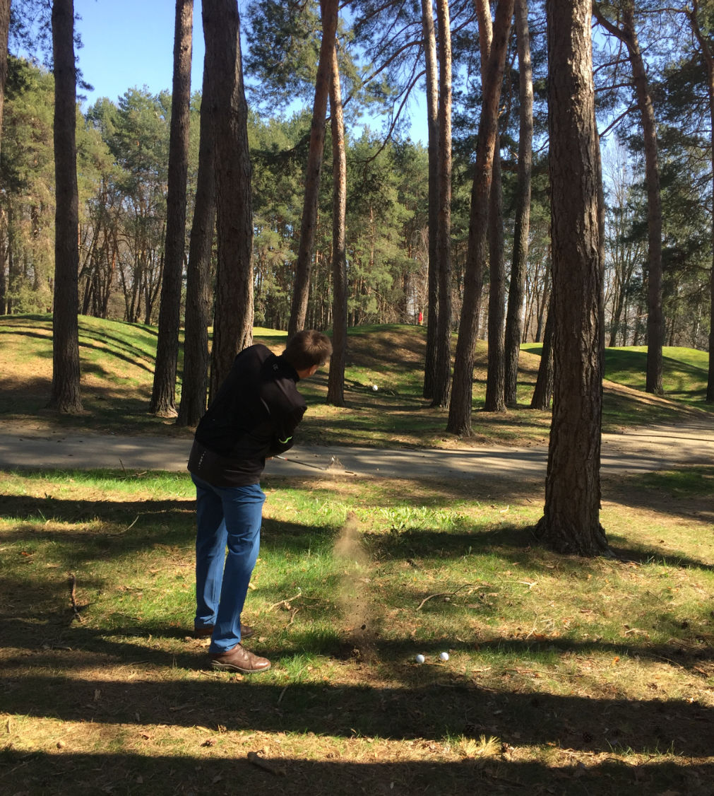 Golftraining auf dem Golfplatz - Aufgaben meistern