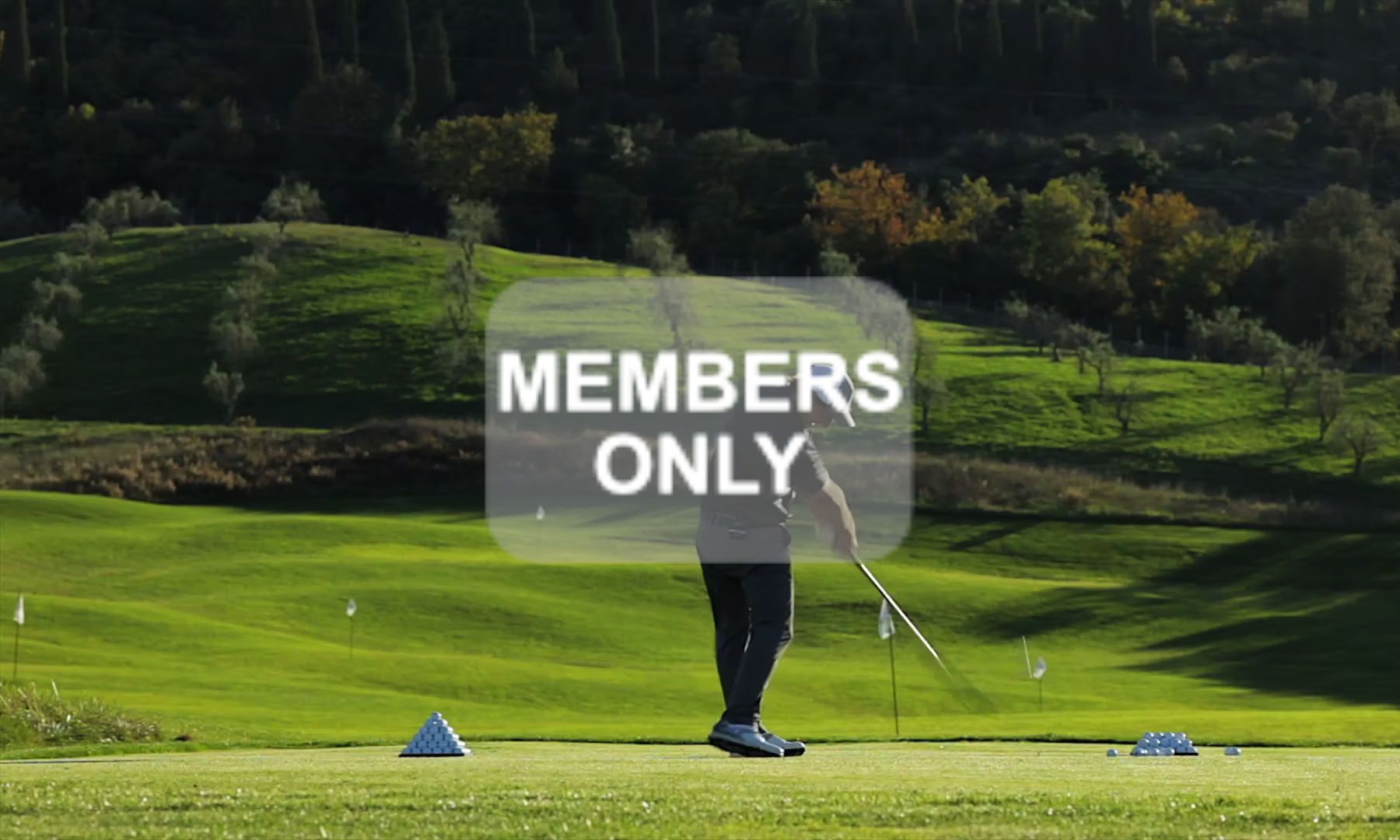 GOLF LERNEN MÜNCHEN | MEHR LÄNGE | VOLLGAS GOLF LERNEN MÜNCHEN | MEHR LÄNGE | VOLLGAS Mehr Länge durch Vollgas-Training! Das Golf lernen Videoportal zeigt Ihnen in diesem Trainingsvideo, wie Sie mehr Schlaglänge erzeugen können. Powern Sie sich aus mit dem Golf lernen Videoportal! Mehr Länge durch die Trainingsvideos von einem der besten Golflehrer Deutschlands! Christian Neumaier - Golfschulleiter der Golfschule Beuerberg - südlich von München! GOLF LERNEN MÜNCHEN | MEHR LÄNGE | VOLLGAS Alles für Ihr Golftraining! Weitere 350+ Trainingsvideos finden Sie in seinem Videoportal! Golf lernen Videoportal https://www.christian-neumaier.com